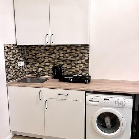 Quiet Apartment Close To Center Praga Exterior foto